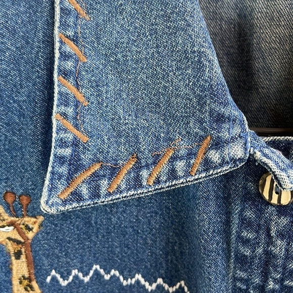 Dress Barn women’s S Animal Print Embroidered and material overlay Demin Vest - Picture 9 of 13